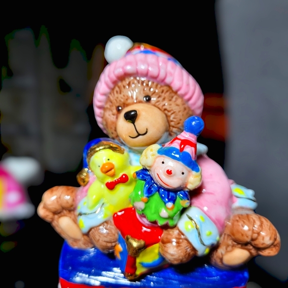 Vintage Porcelain Teddy Bear Toy Chest Trinket Box Square Top hinged Box - Picture 5 of 9